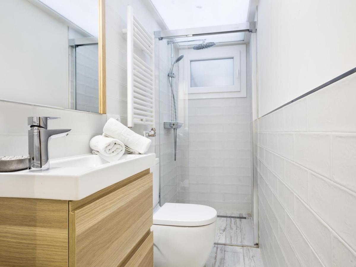 Spaces Mediterranean 5 Bedrooms, 4 Bathrooms, 75m2 Terrace, Centre Sitges- Sleeps 11 * Sitges