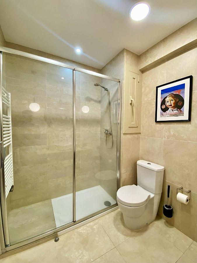 Abbott - 1 Min From The - 100m2 - Sleeps 8 Apartamento