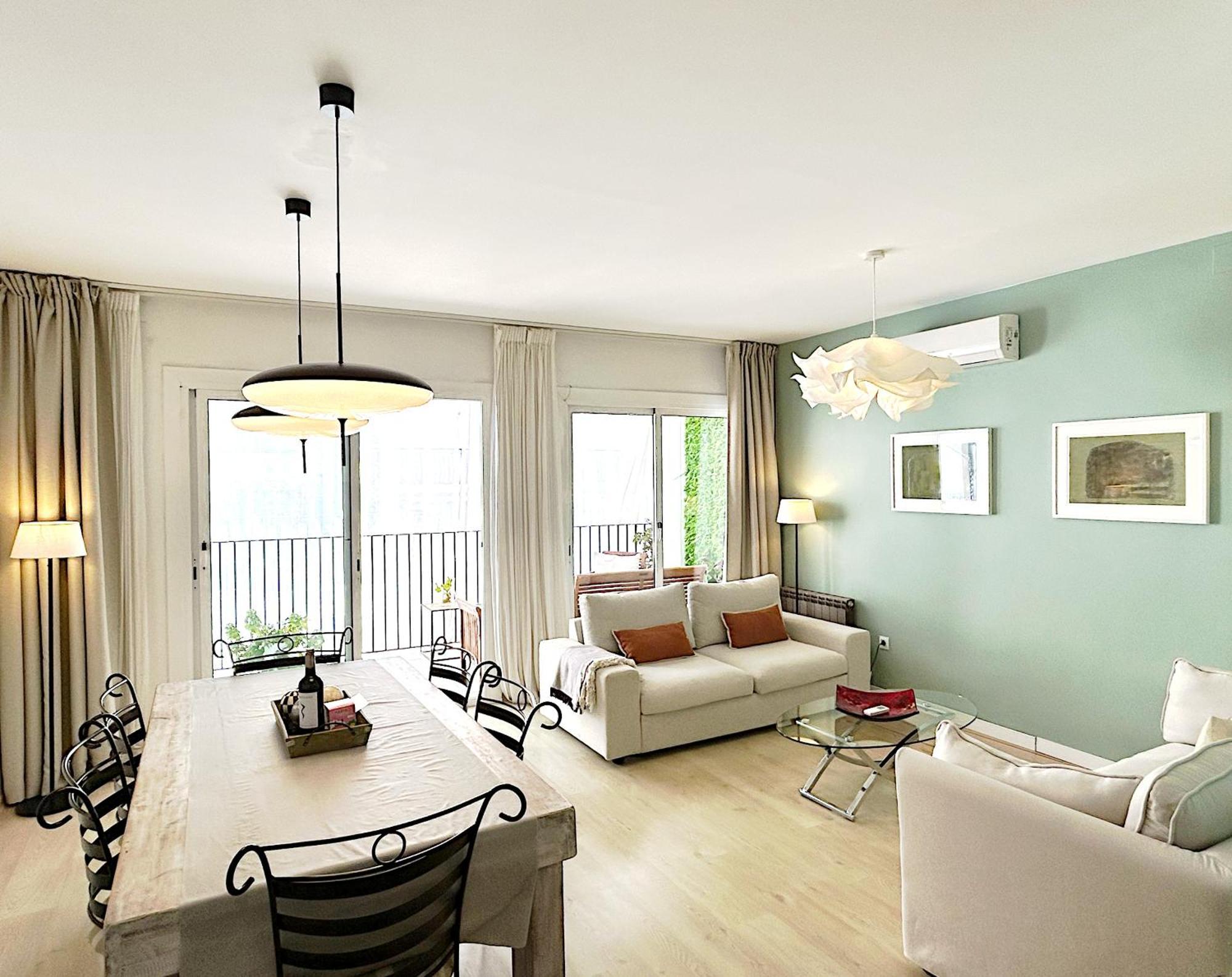 Abbott - 1 Min From The - 100m2 - Sleeps 8