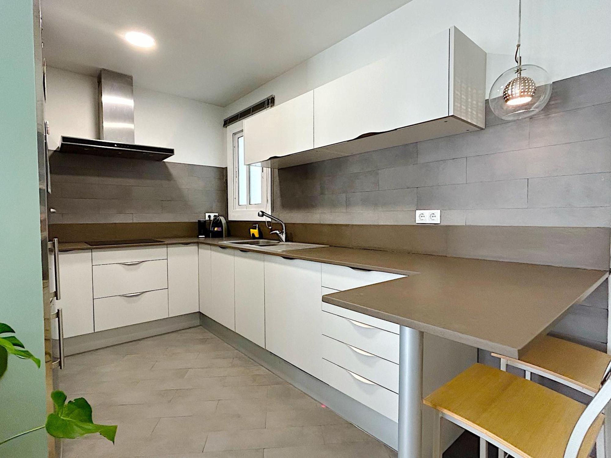Apartamento Abbott - 1 Min From The - 100m2 - Sleeps 8 *
