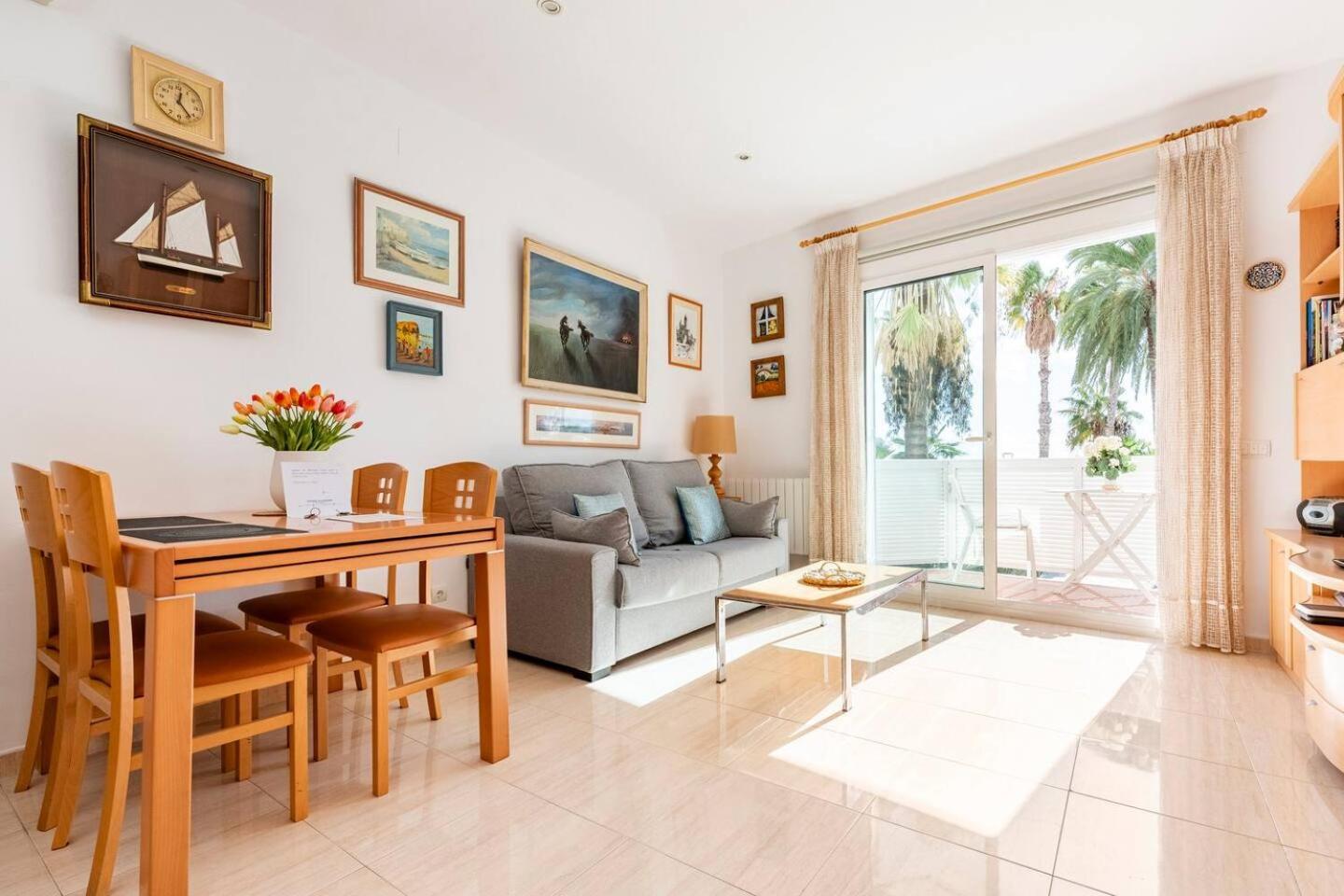 Seafront Ribera Apartment Sitges