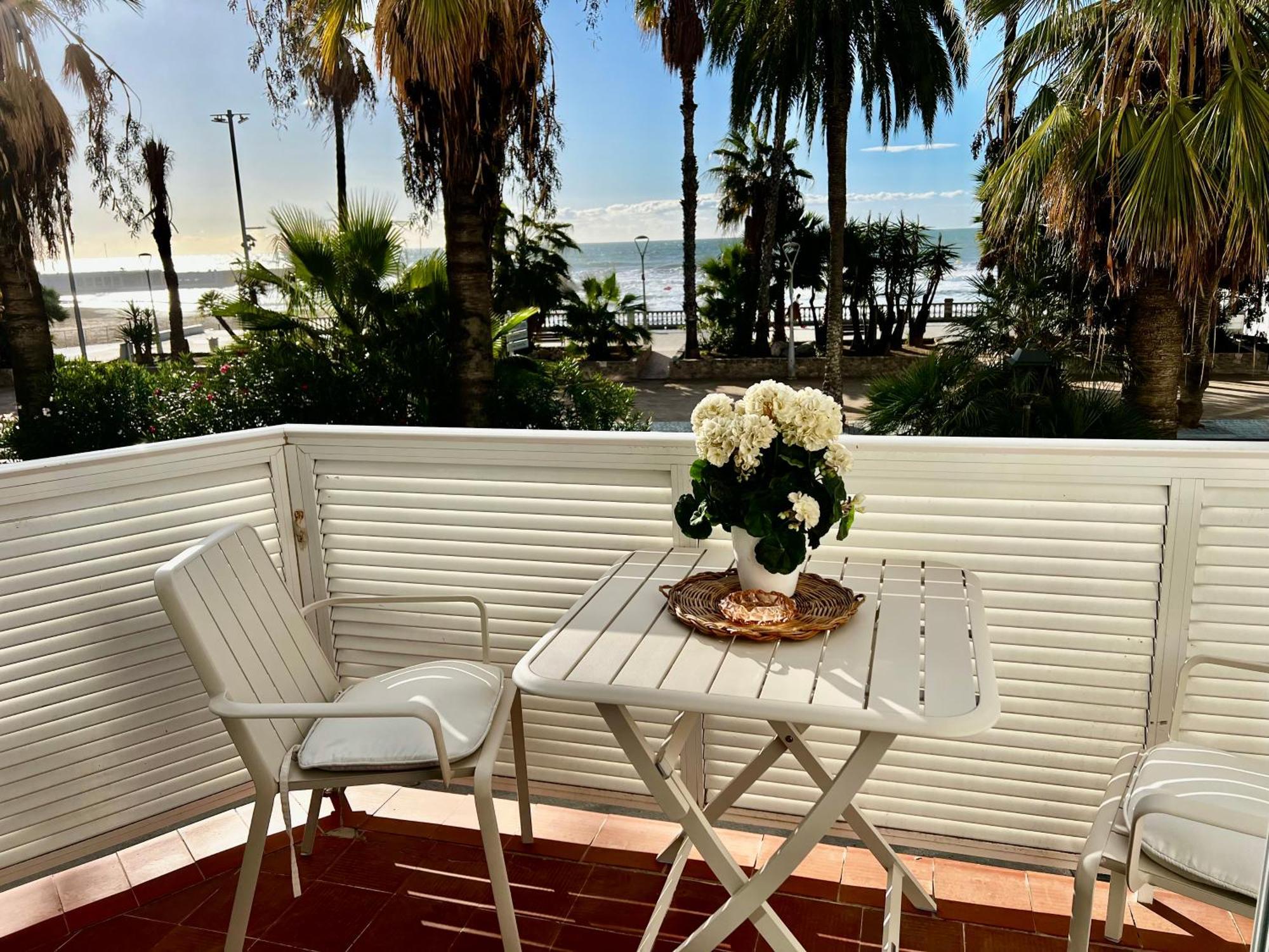 Seafront Ribera Apartment Sitges