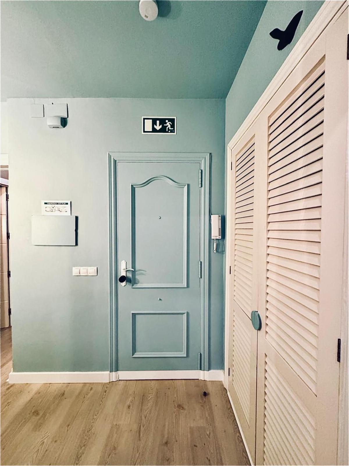 Abbott - 1 Min From The - 100m2 - Sleeps 8 *