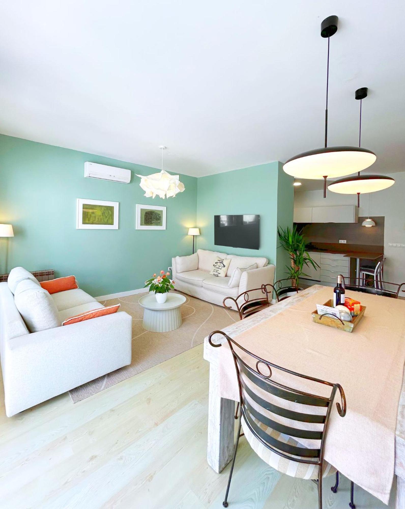 Abbott - 1 Min From The - 100m2 - Sleeps 8 * Sitges