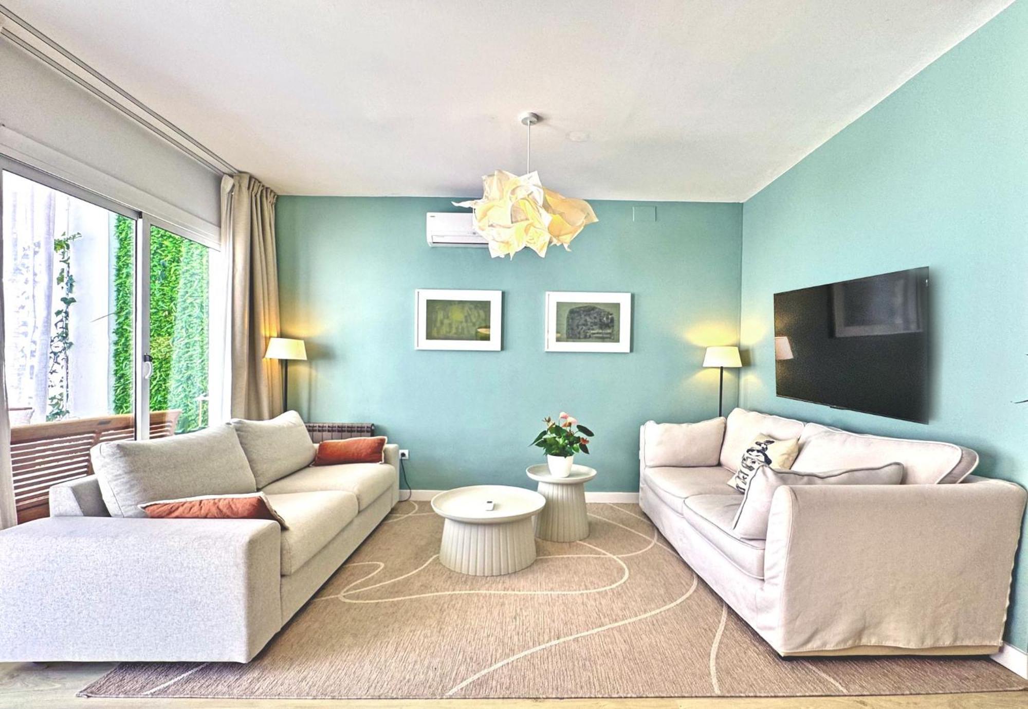 Abbott - 1 Min From The - 100m2 - Sleeps 8