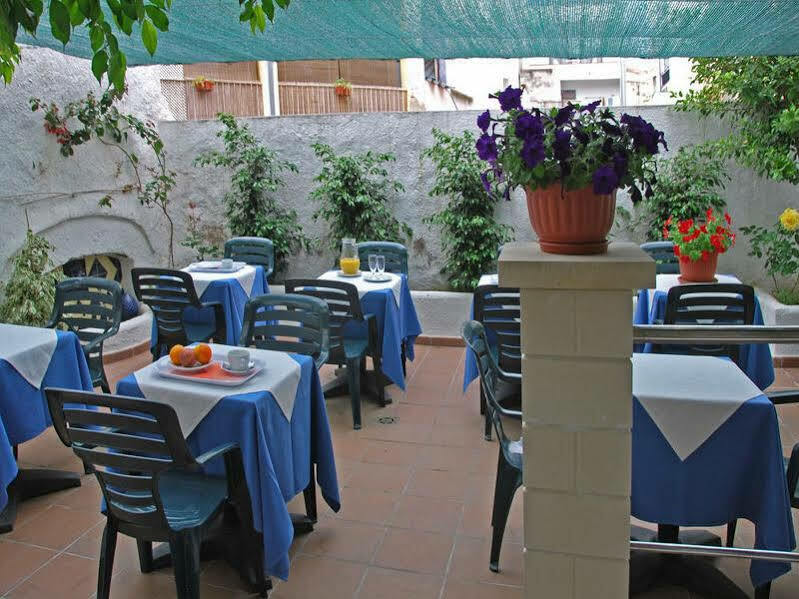 Piccadilly Hotel 3*