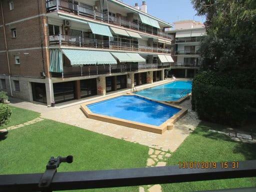 Apart.con Piscina En Zona Residencial