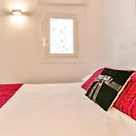 Ghat Apartments Montroig