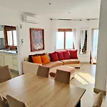 Sitges Balcony Pool & Seaside Apartment
