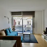 Vinyet Sunshine 2 Bed 2 Bath Steps From The Beach