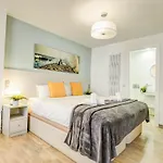 The Green Oasis By Hello Homes Sitges