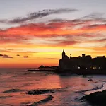 Apartamento Con Oficina Y Vistas Al Mar