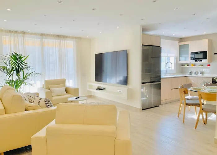 Sitges Spaces Oasis Suites- 4 Bedroom, 4 Ensuite Bathrooms, Terrace, Pool, Sitges Centre