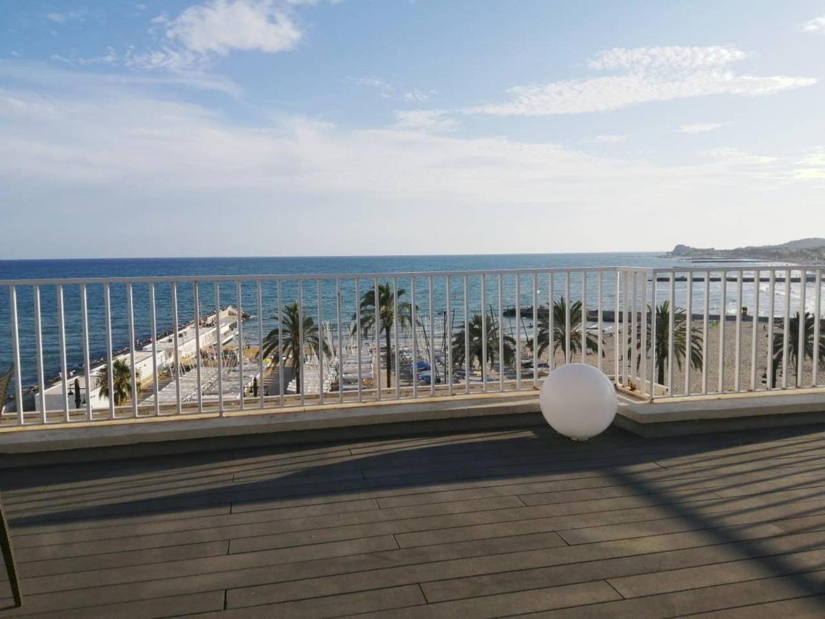 Atico Con Fantasticas Vistas Al Mar Y La Iglesia Apartamento *