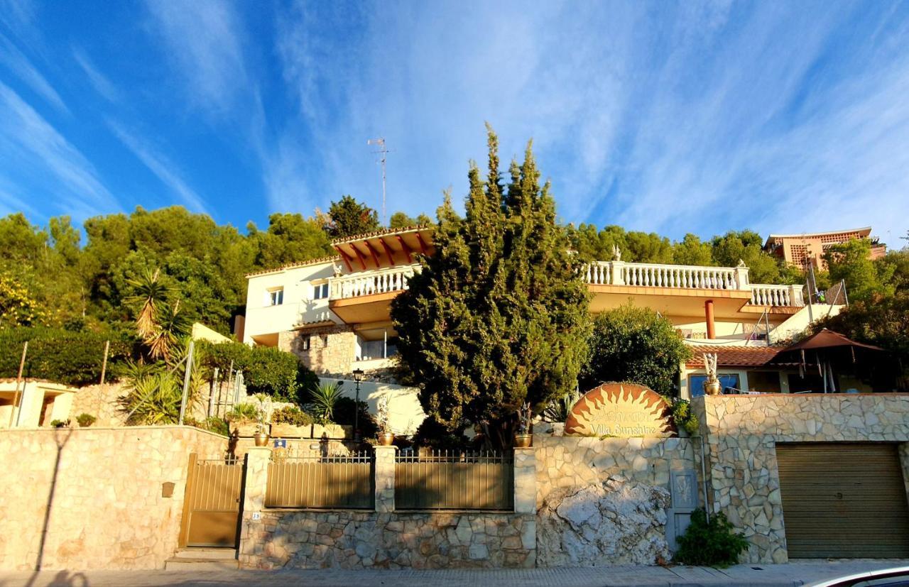 Ashram Sunshine Bed & Breakfast