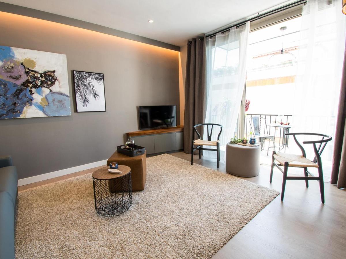 Apartment Spaces Seaside Flat- 4 Bedroom, 2 Bathroom, Terrace, Near *