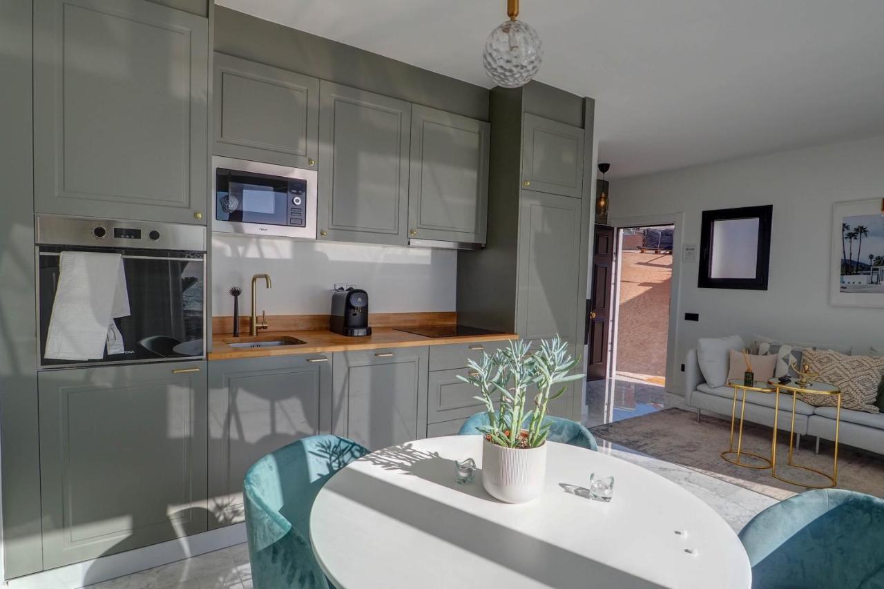 Malvasia & Lotus With Sea Views By Hello Homes *