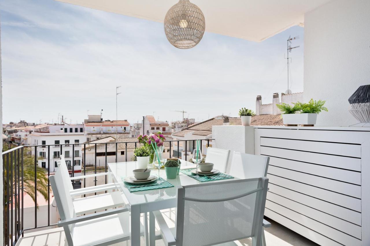 Apartment Spaces Oasis Penthouse 3 Bedroom, 2 Bathroom, Terrace, Pool, Sleeps Up To 6 Sitges