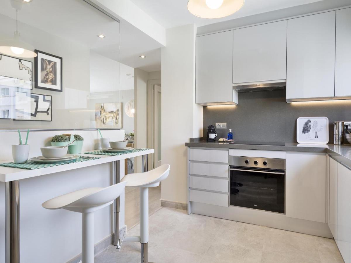 Apartment Spaces Oasis Penthouse 3 Bedroom, 2 Bathroom, Terrace, Pool, Sleeps Up To 6