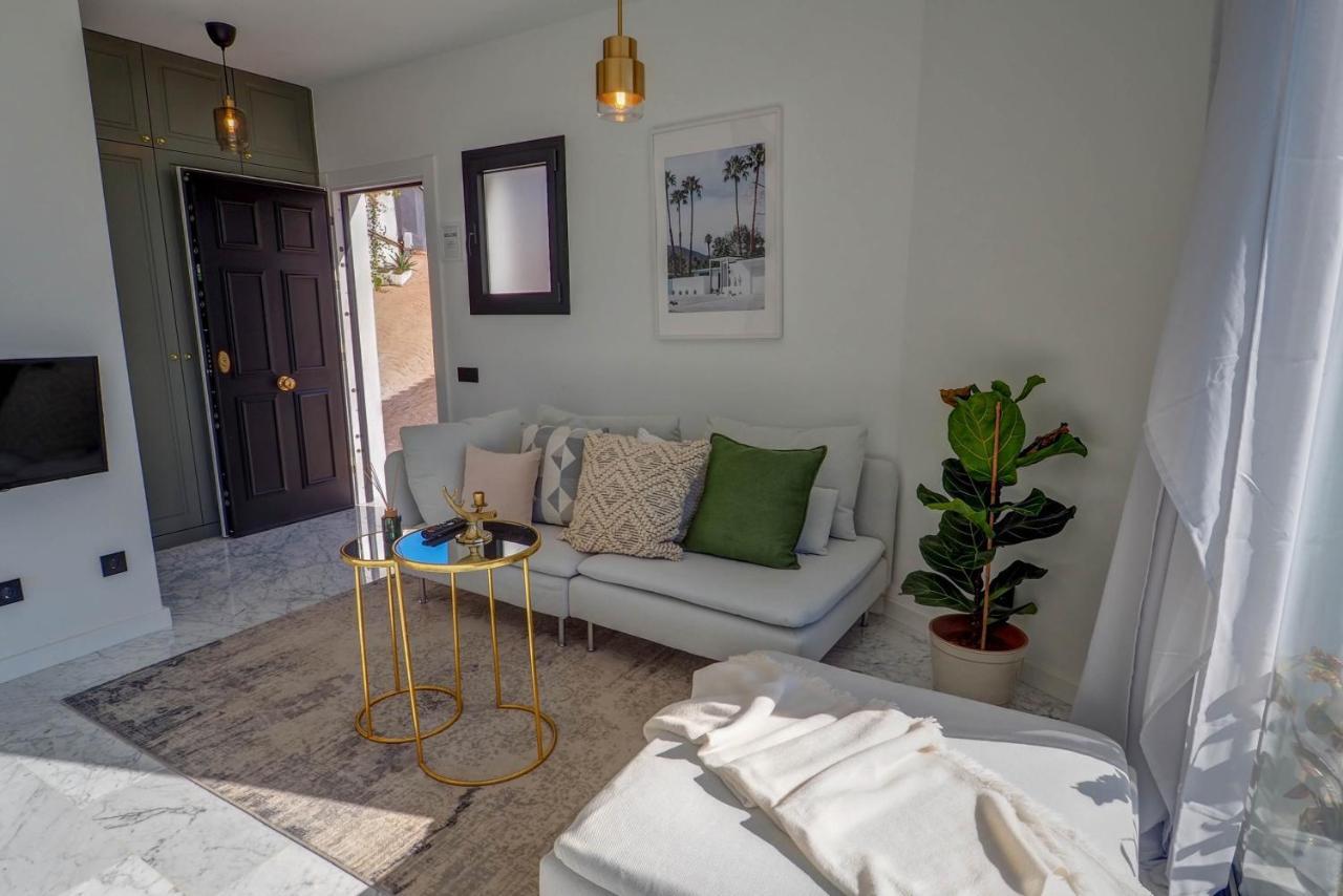 Malvasia & Lotus With Sea Views By Hello Homes *