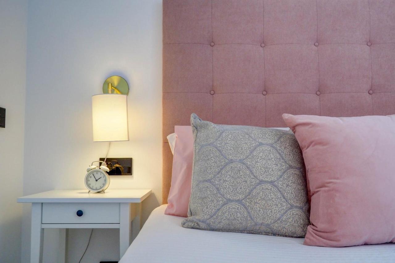 Malvasia & Lotus With Sea Views By Hello Homes Apartment *