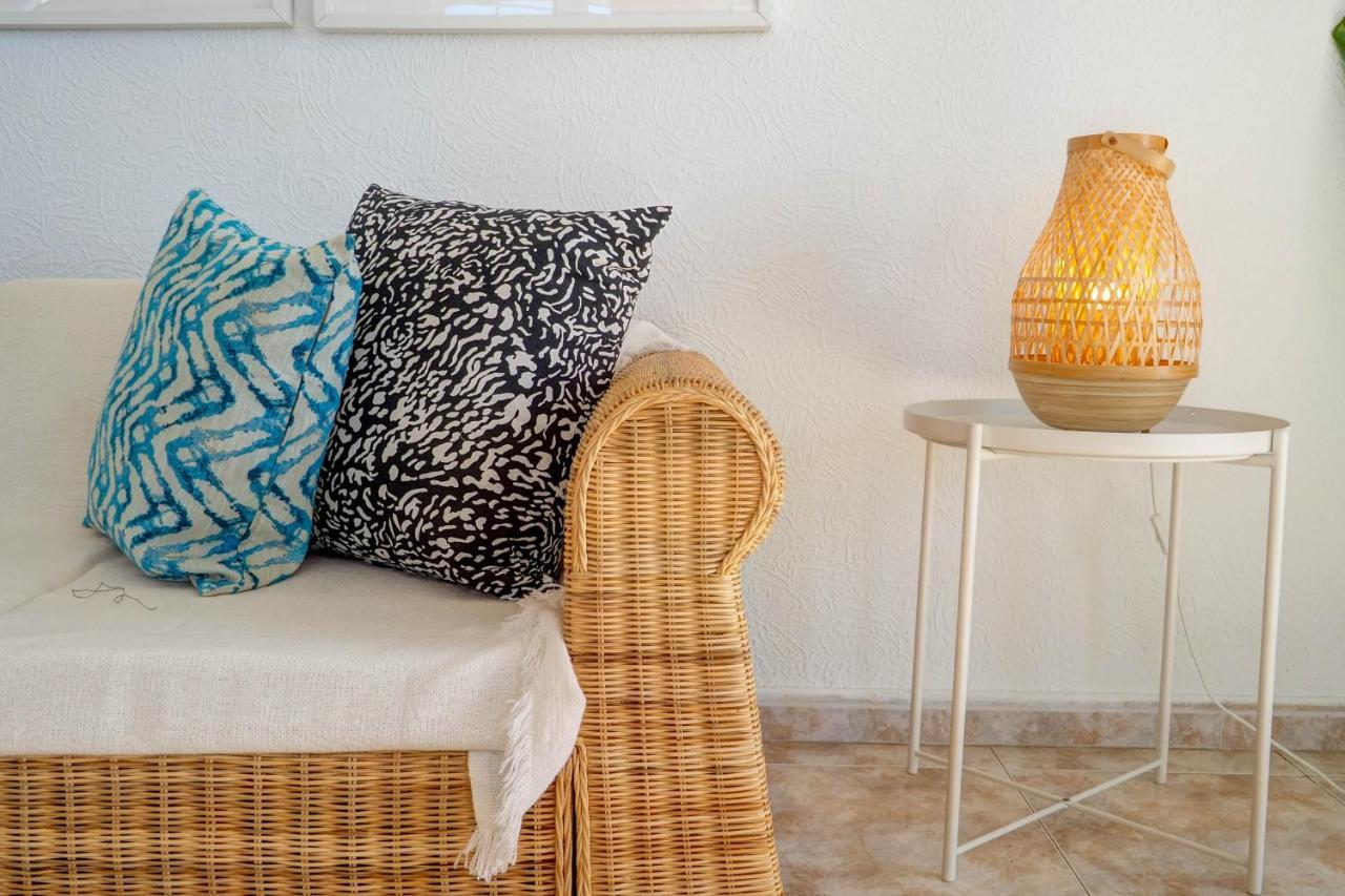 Malvasia & Lotus With Sea Views By Hello Homes