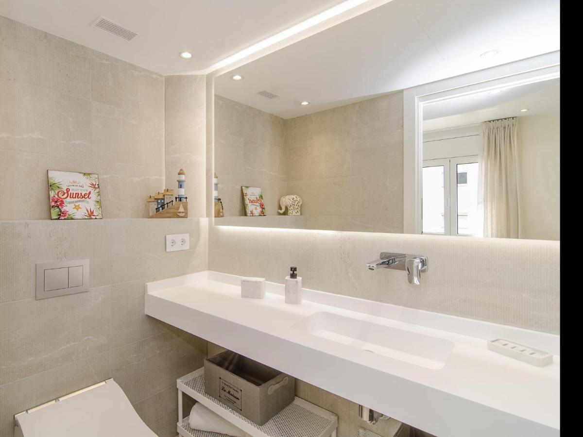 Spaces Oasis Suites- 4 Bedroom, 4 Ensuite Bathrooms, Terrace, Pool, Centre Sitges