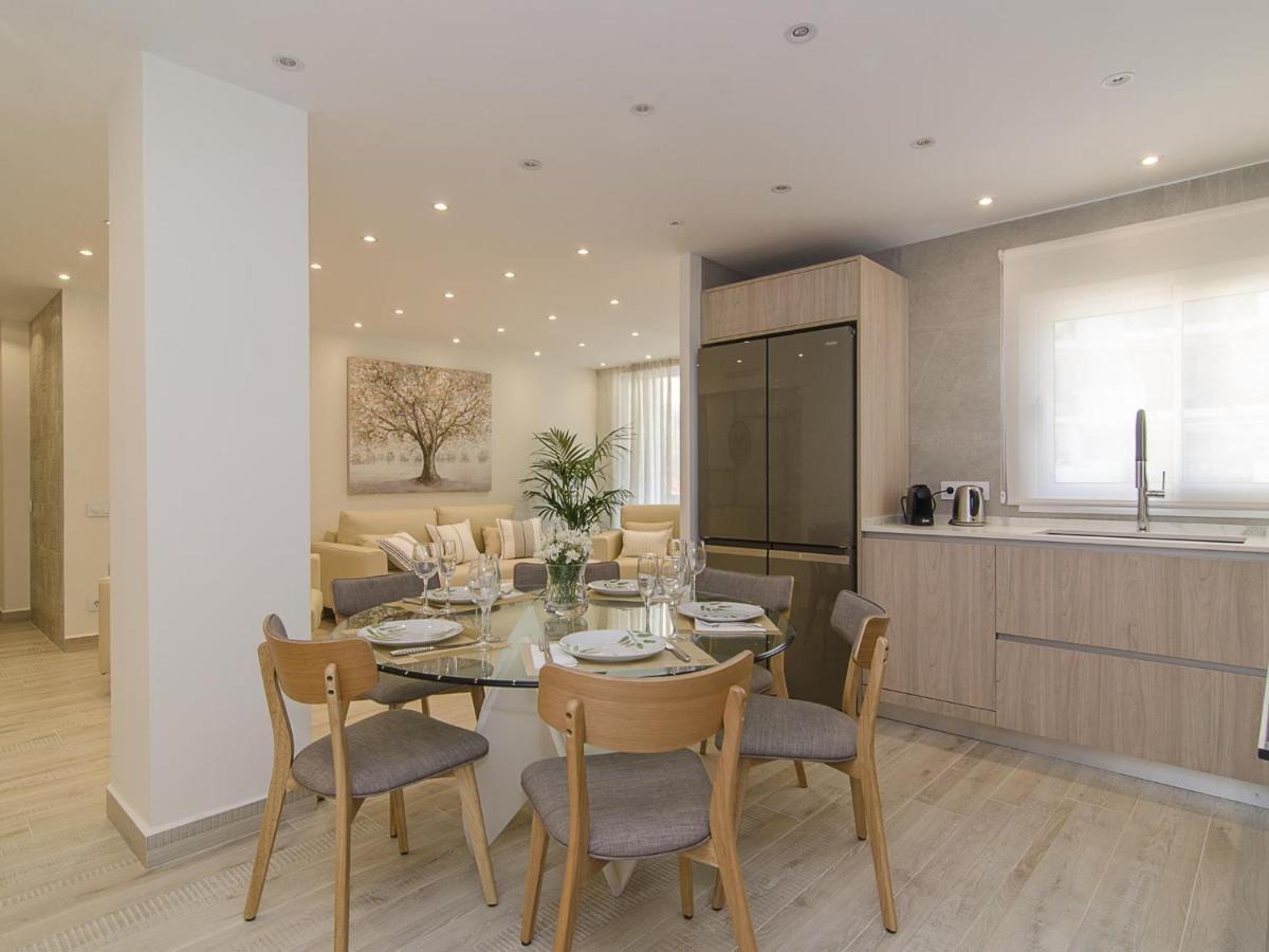 Spaces Oasis Suites- 4 Bedroom, 4 Ensuite Bathrooms, Terrace, Pool, Centre * Sitges