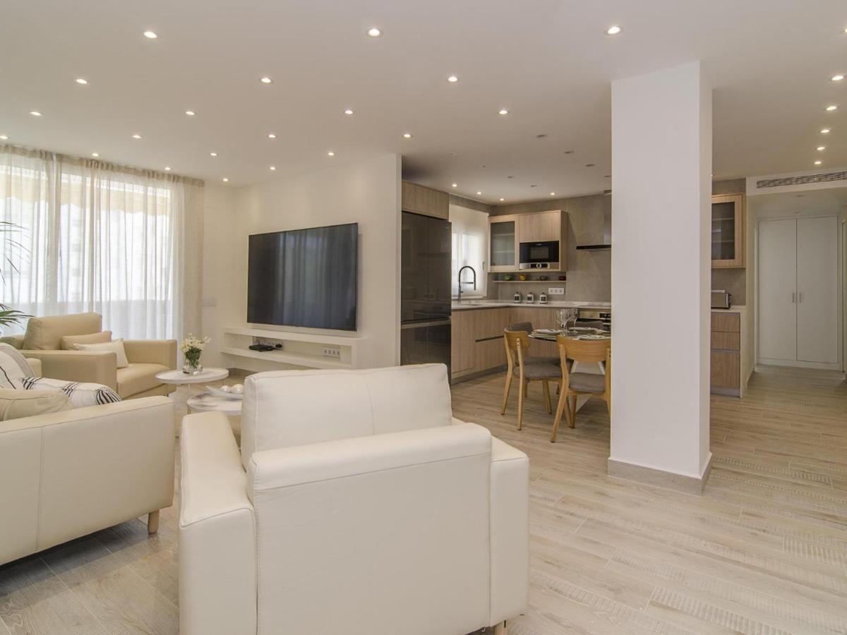 Spaces Oasis Suites- 4 Bedroom, 4 Ensuite Bathrooms, Terrace, Pool, Centre