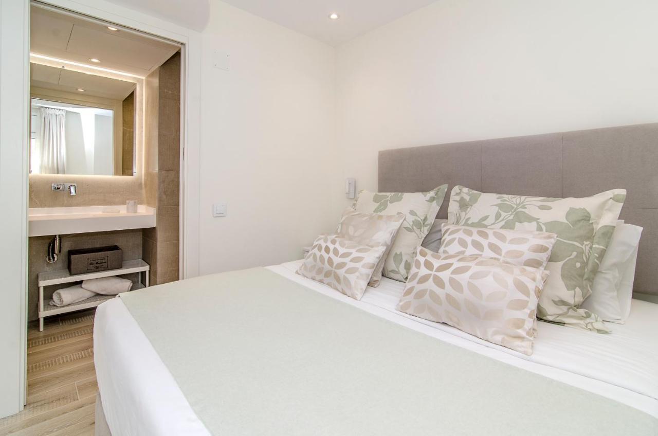 Spaces Oasis Suites- 4 Bedroom, 4 Ensuite Bathrooms, Terrace, Pool, Centre Sitges