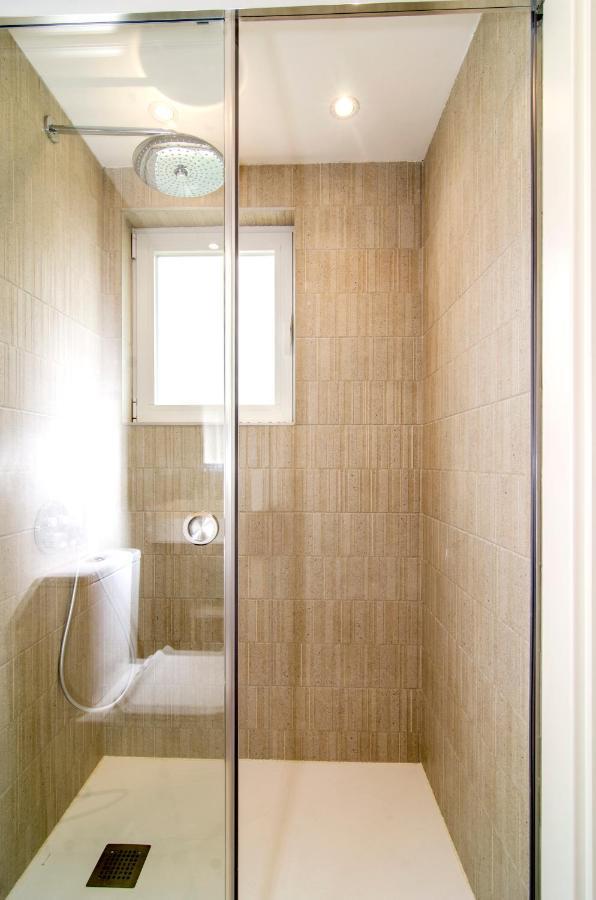 Spaces Oasis Suites- 4 Bedroom, 4 Ensuite Bathrooms, Terrace, Pool, Centre Sitges