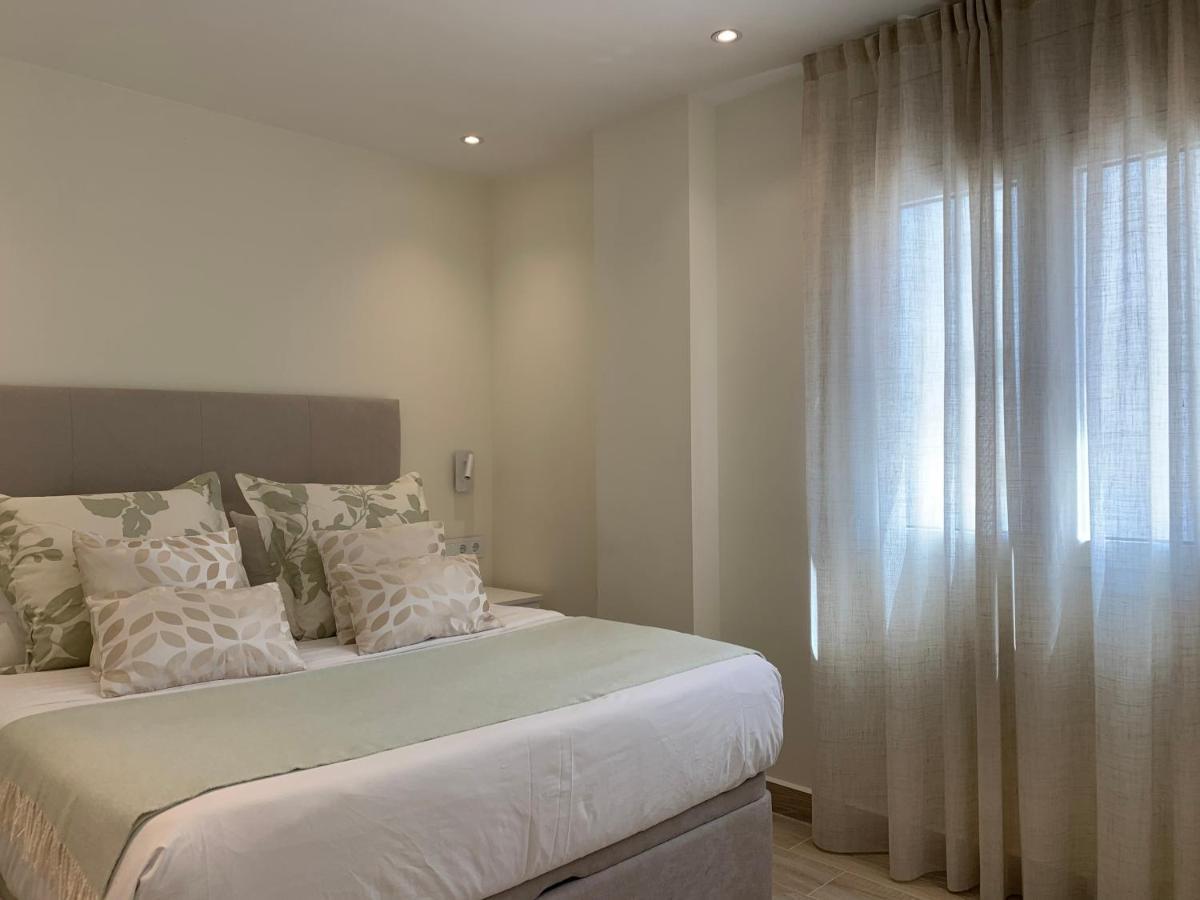 Spaces Oasis Suites- 4 Bedroom, 4 Ensuite Bathrooms, Terrace, Pool, Centre Appartement Sitges