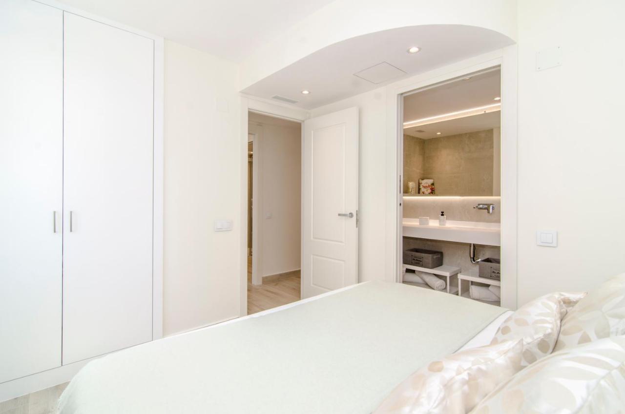 Spaces Oasis Suites- 4 Bedroom, 4 Ensuite Bathrooms, Terrace, Pool, Centre