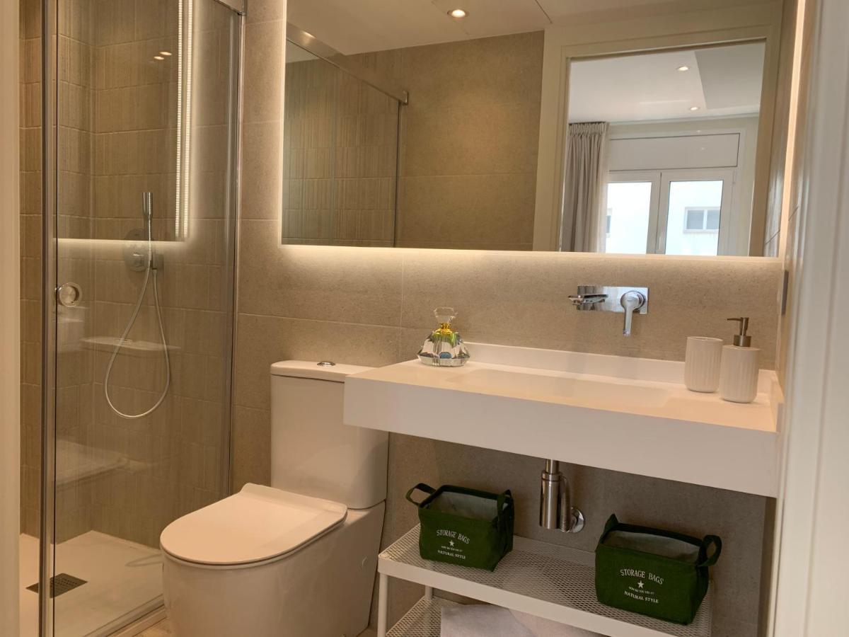 Spaces Oasis Suites- 4 Bedroom, 4 Ensuite Bathrooms, Terrace, Pool, Centre Sitges