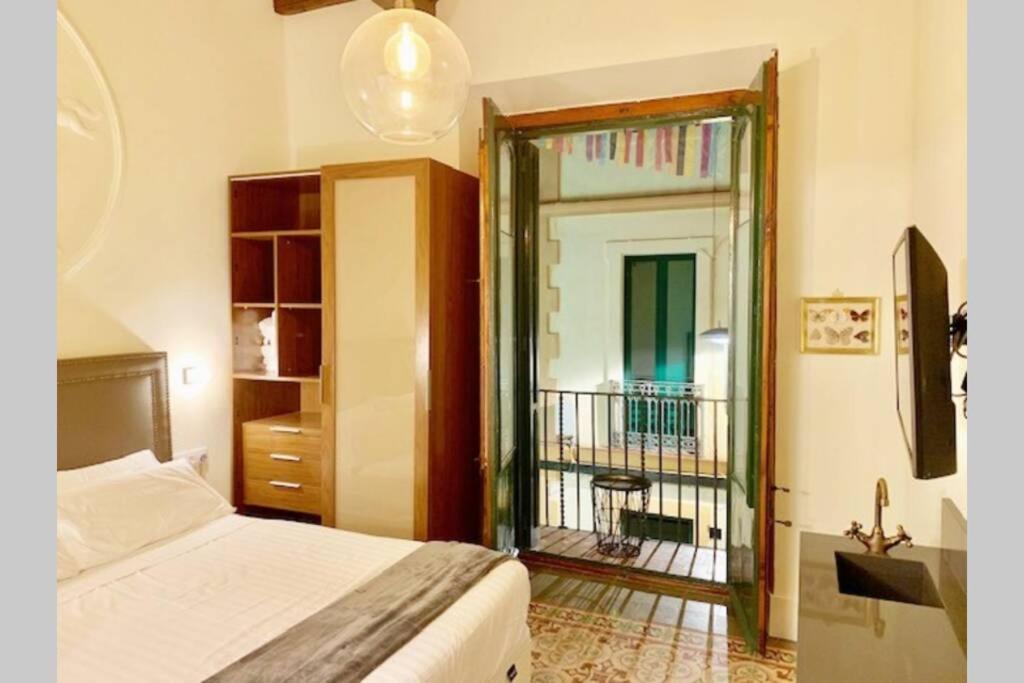 Cozy Studio With Balcony In The Best Place Apartment