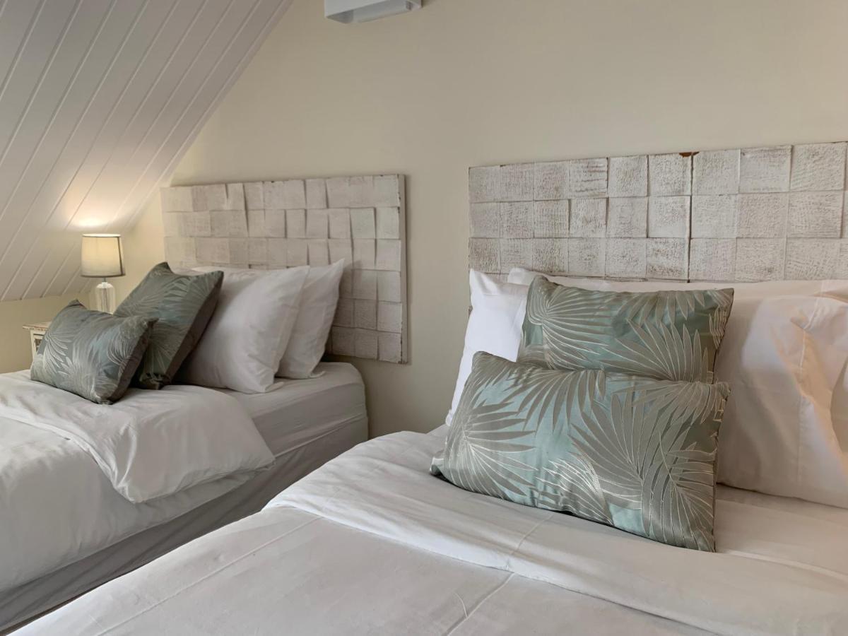 Spaces Sea View Villa- 6 Bedrooms, 5 Bathrooms, 2 Private Pools, Near Center *
