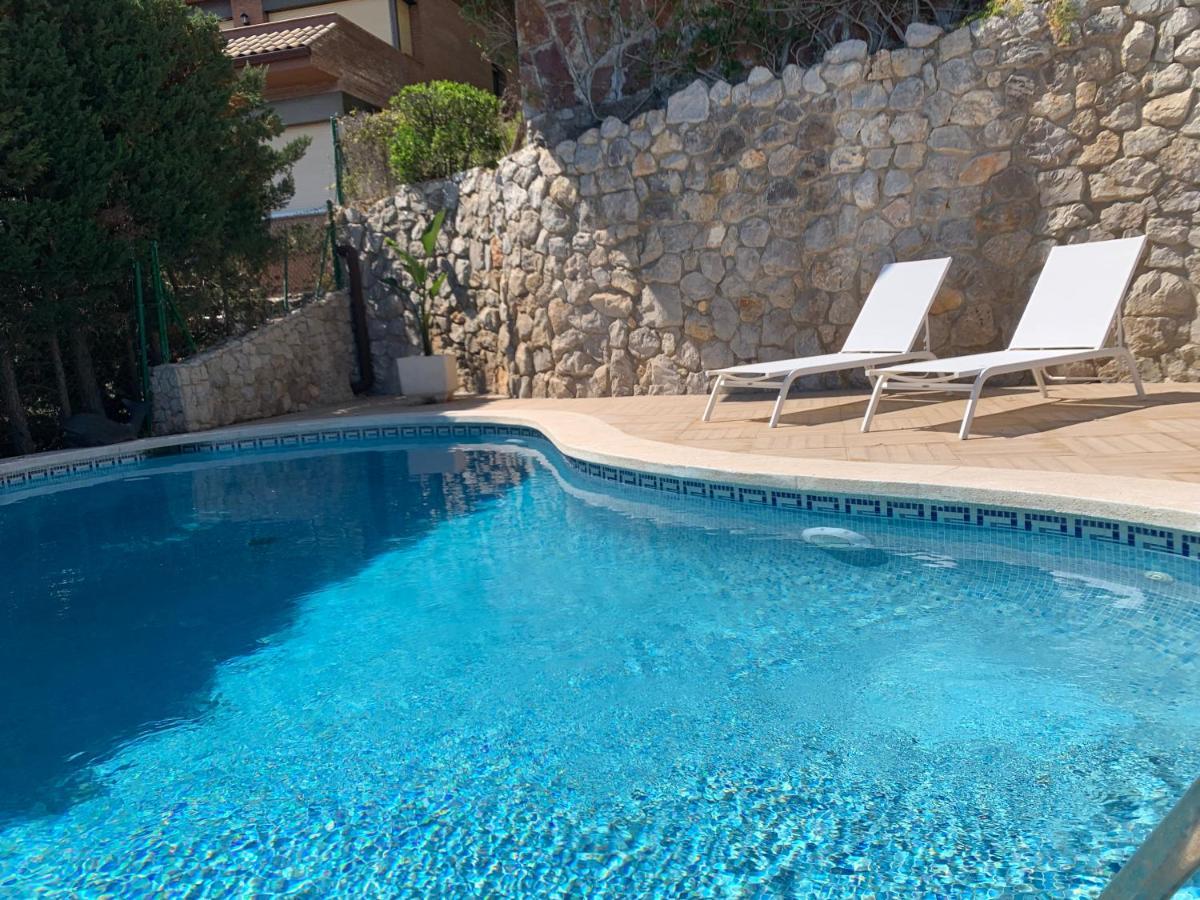 Spaces Sea View Villa- 6 Bedrooms, 5 Bathrooms, 2 Private Pools, Near Center * Sitges
