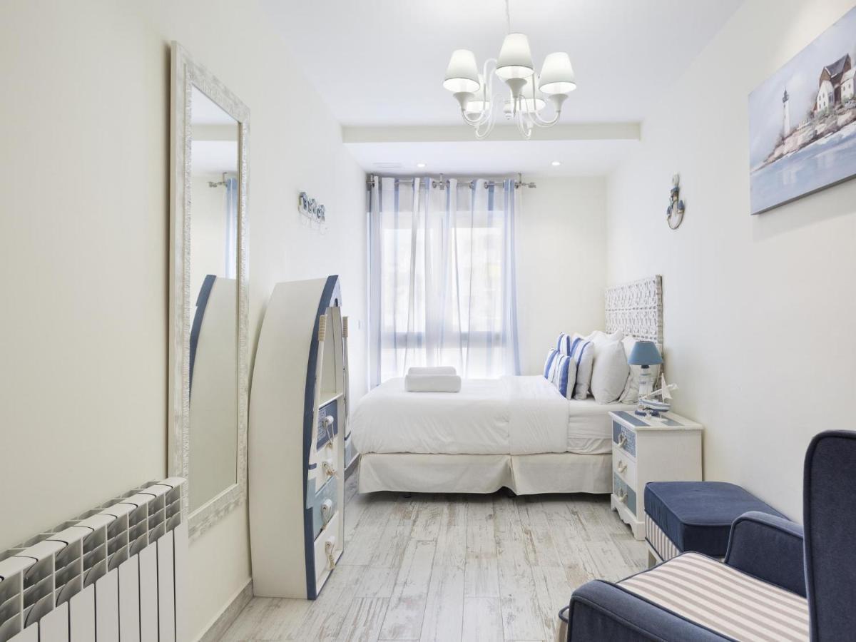 Spaces: Mediterranean Beachfront With Spacious Terrace Apartment *