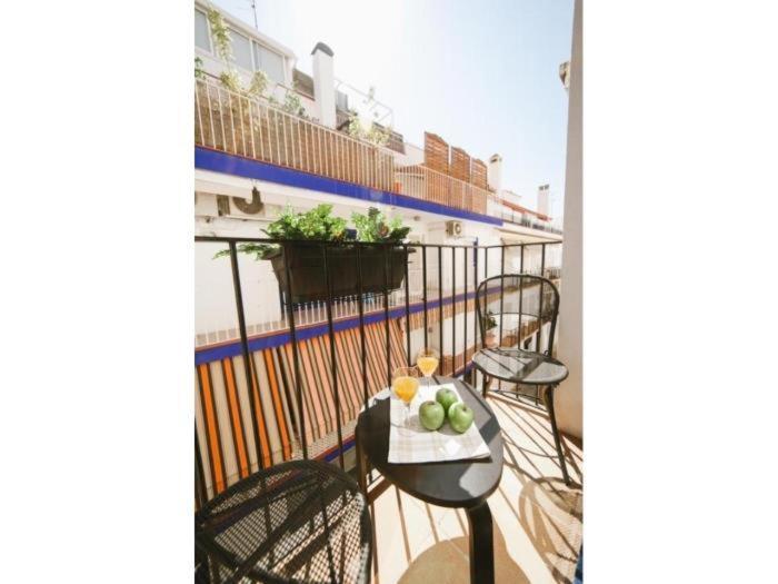 Spaces Deluxe Apartment- 3 Bedroom, 2 Bathroom, Next To Beach, Sleeps 6 Apartment Sitges