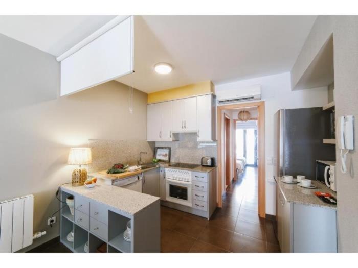 Spaces Deluxe Apartment- 3 Bedroom, 2 Bathroom, Next To Beach, Sleeps 6 Apartment