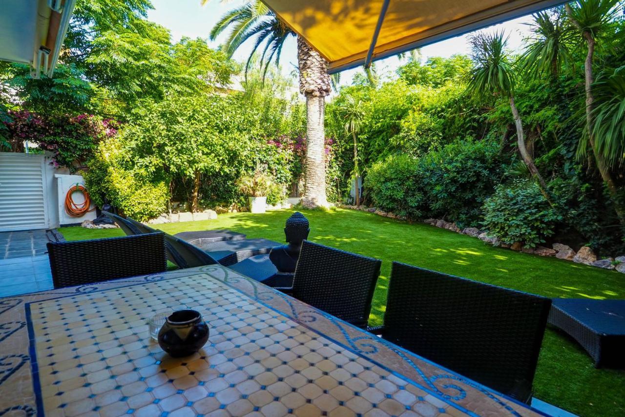 Garden Vinyet By Hello Homes