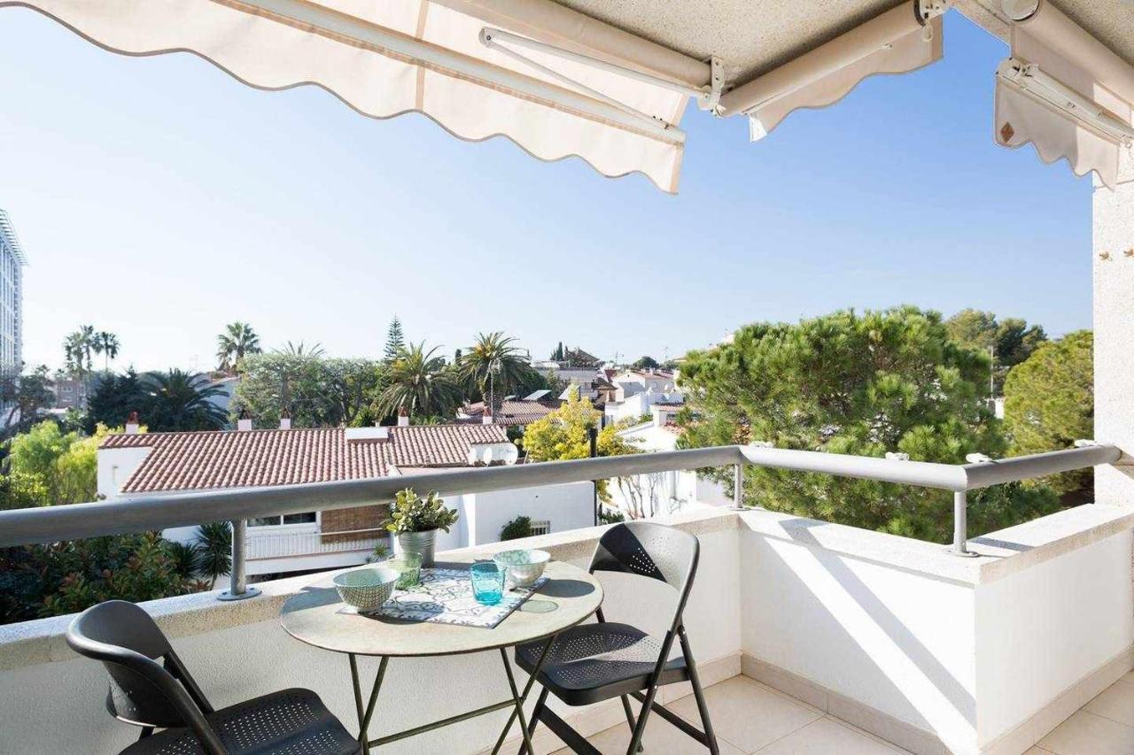 Colonial Con Piscina Y Al Lado De La Playa Sitges
