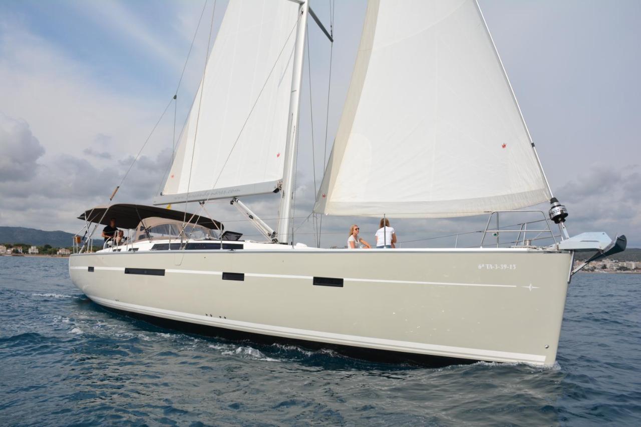 Botel Bavaria 56 / Velero Sitges