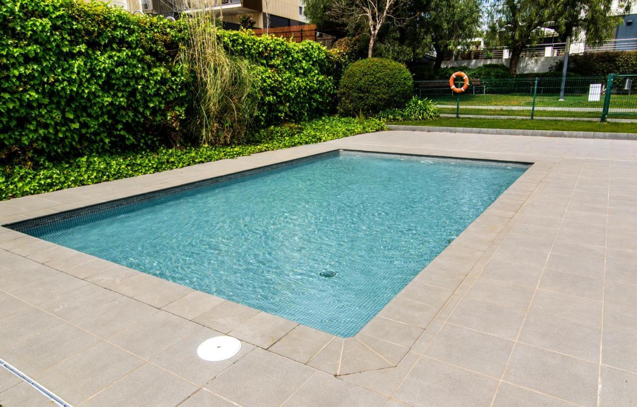 Apartment Spaces Garden Paradise 3 Bedroom, 3 Bathroom, Huge Private Garden-terrace, Pool- Sleeps Up To 8 Sitges
