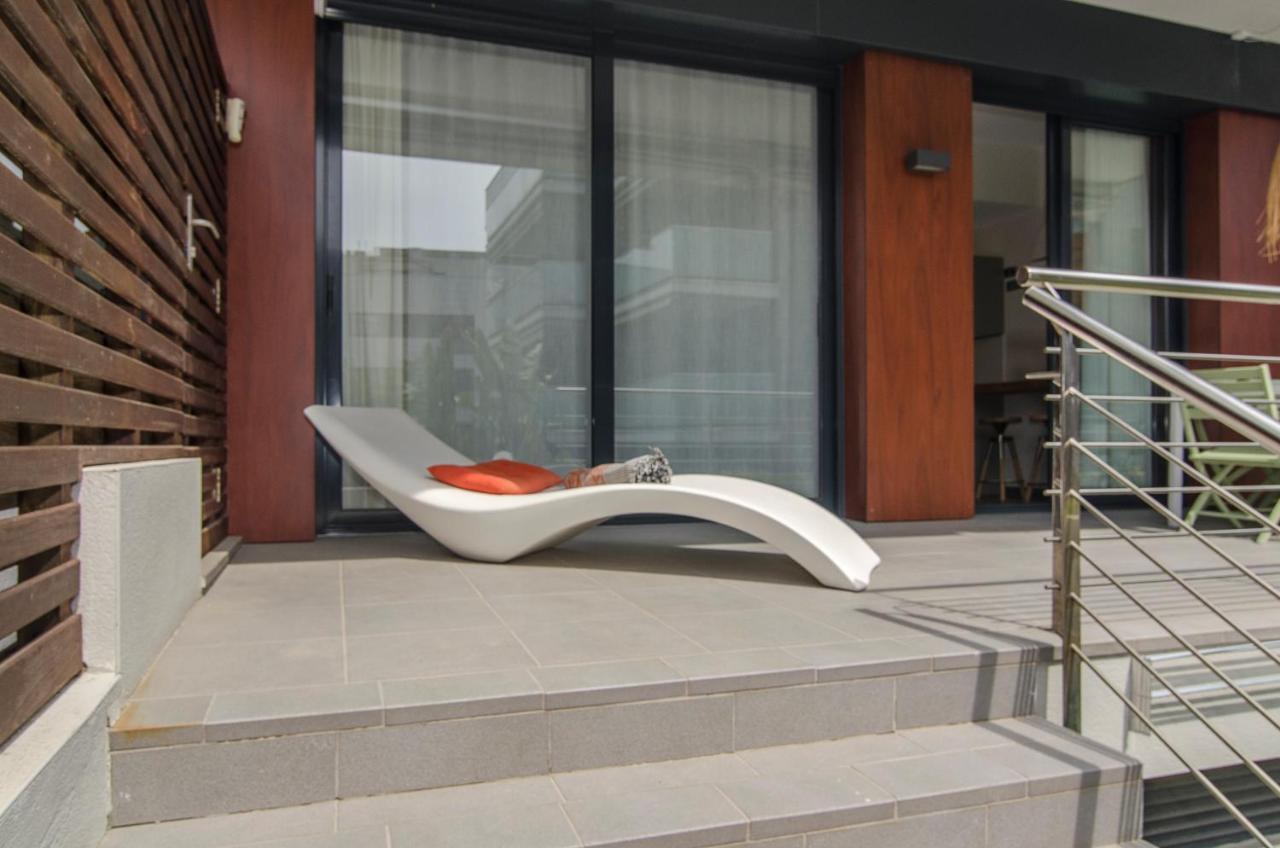Spaces Garden Paradise 3 Bedroom, 3 Bathroom, Huge Private Garden-terrace, Pool- Sleeps Up To 8 Apartment *