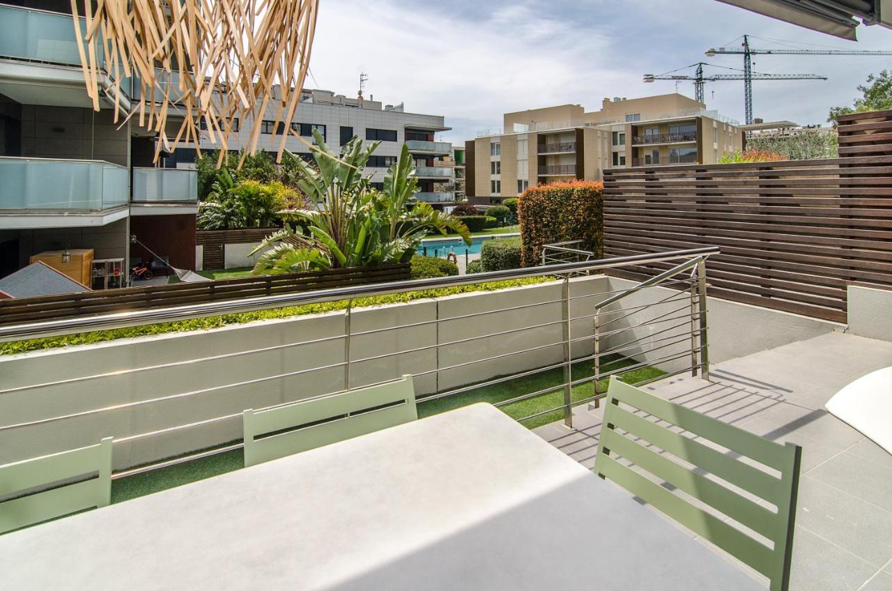 Spaces Garden Paradise 3 Bedroom, 3 Bathroom, Huge Private Garden-terrace, Pool- Sleeps Up To 8 Apartment Sitges