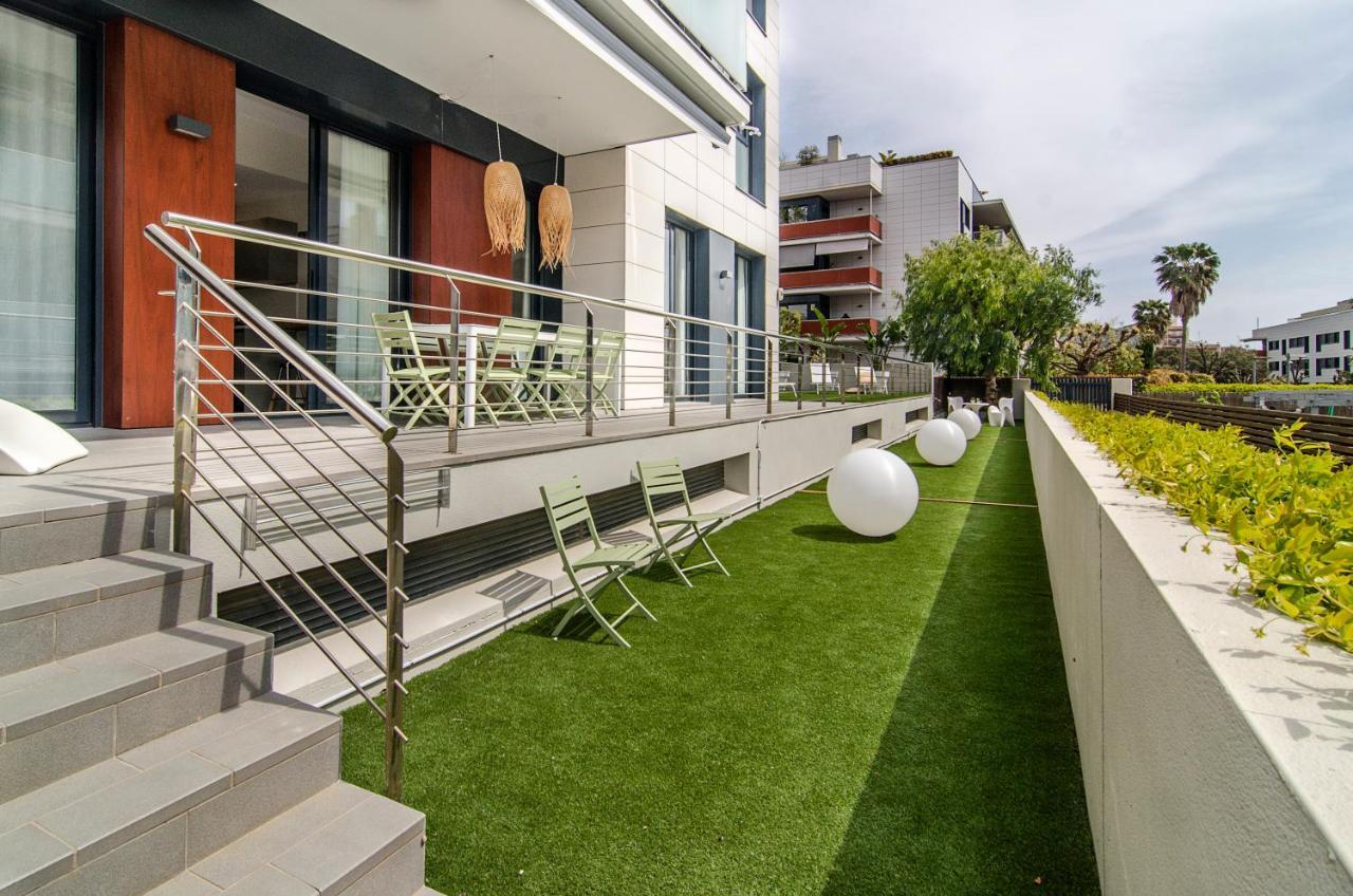 Apartment Spaces Garden Paradise 3 Bedroom, 3 Bathroom, Huge Private Garden-terrace, Pool- Sleeps Up To 8