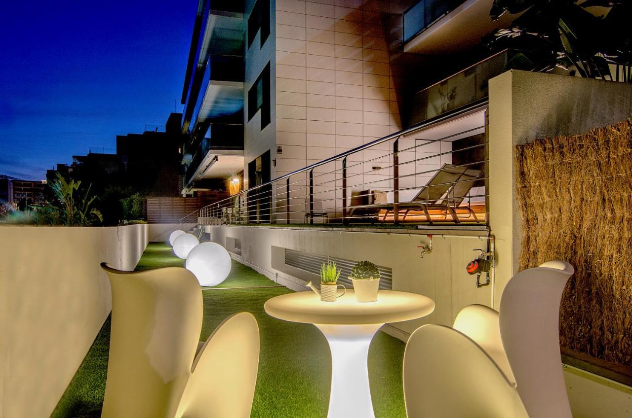 Spaces Garden Paradise 3 Bedroom, 3 Bathroom, Huge Private Garden-terrace, Pool- Sleeps Up To 8 Apartment *
