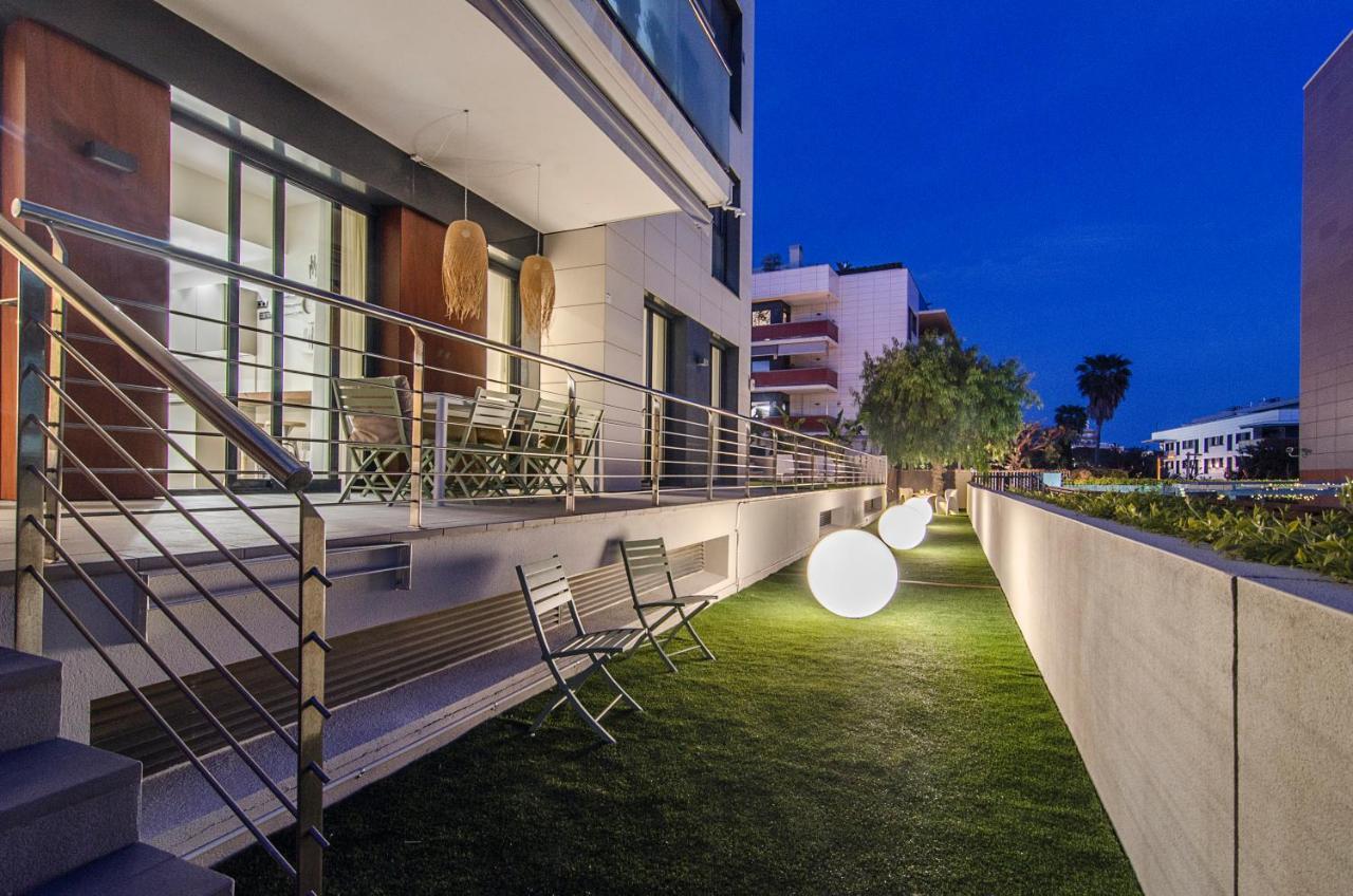 Spaces Garden Paradise 3 Bedroom, 3 Bathroom, Huge Private Garden-terrace, Pool- Sleeps Up To 8