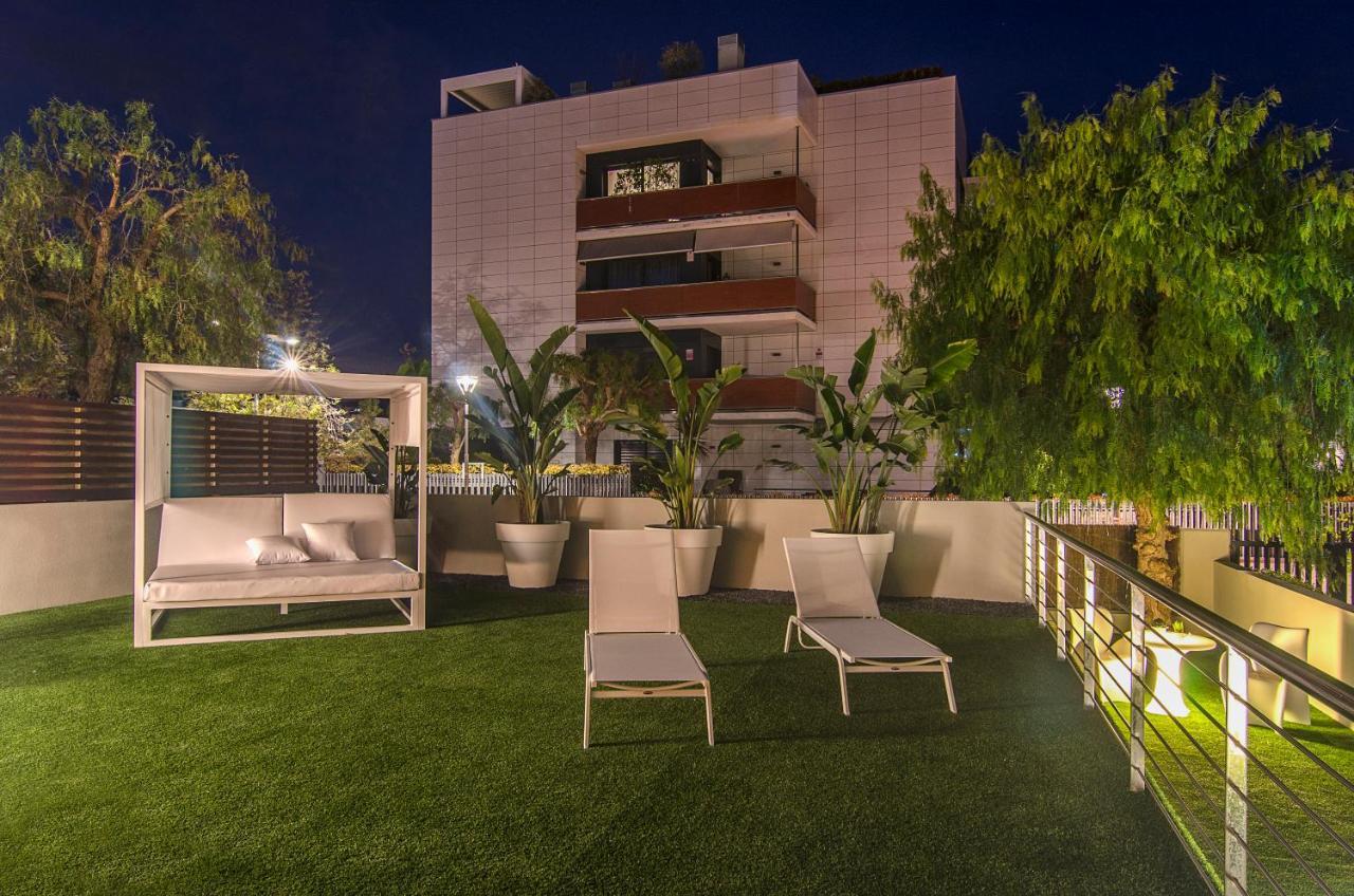 Spaces Garden Paradise 3 Bedroom, 3 Bathroom, Huge Private Garden-terrace, Pool- Sleeps Up To 8 Appartement